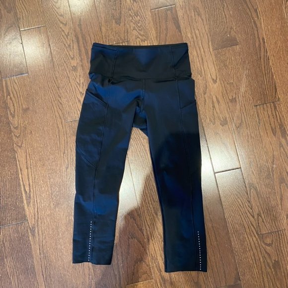 Lululemon Fast & Free Crop 19" - Size 4, Black - Picture 5 of 6